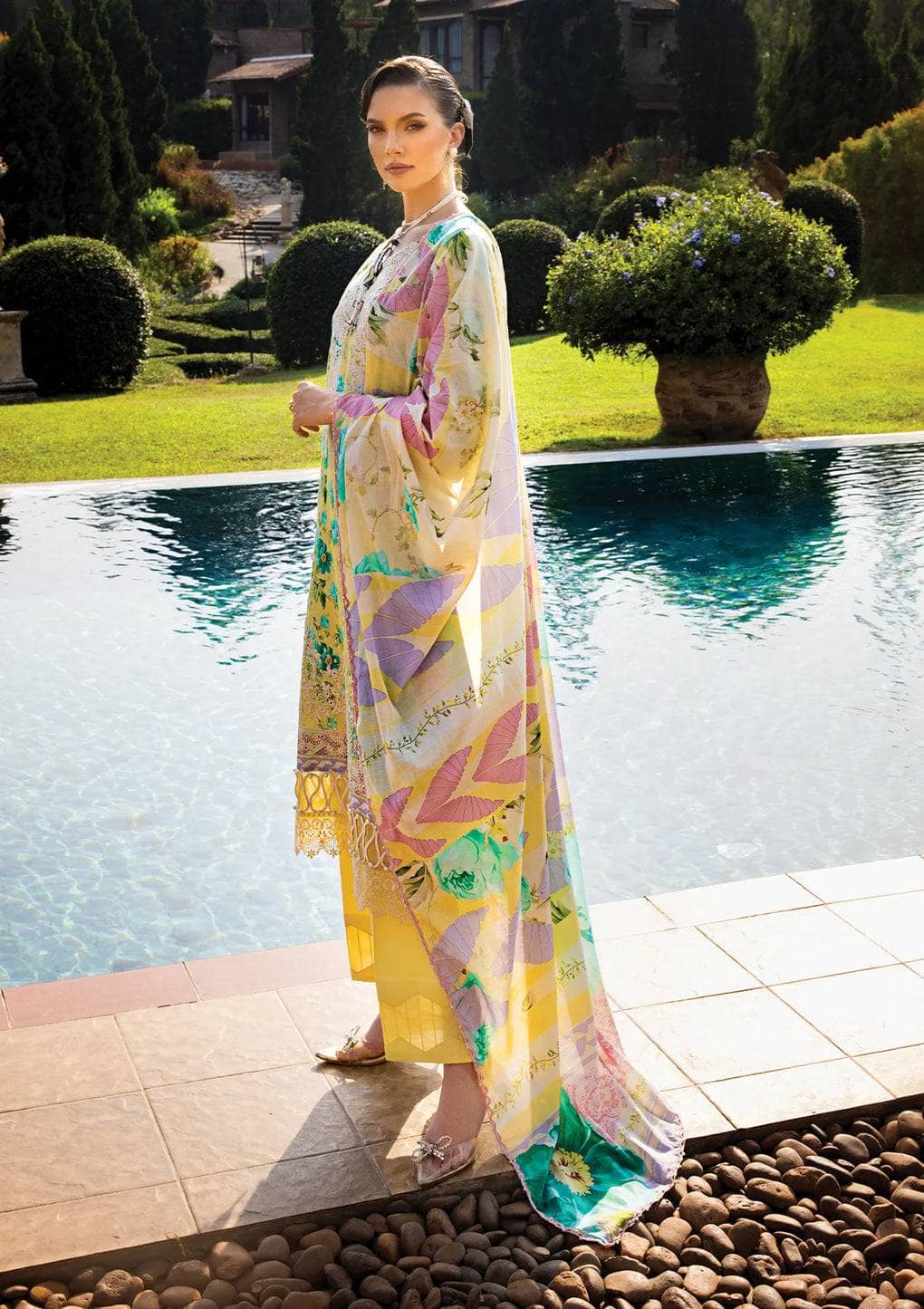 img_elaf_prints_chikankari_lawn_24_awwal_boutique