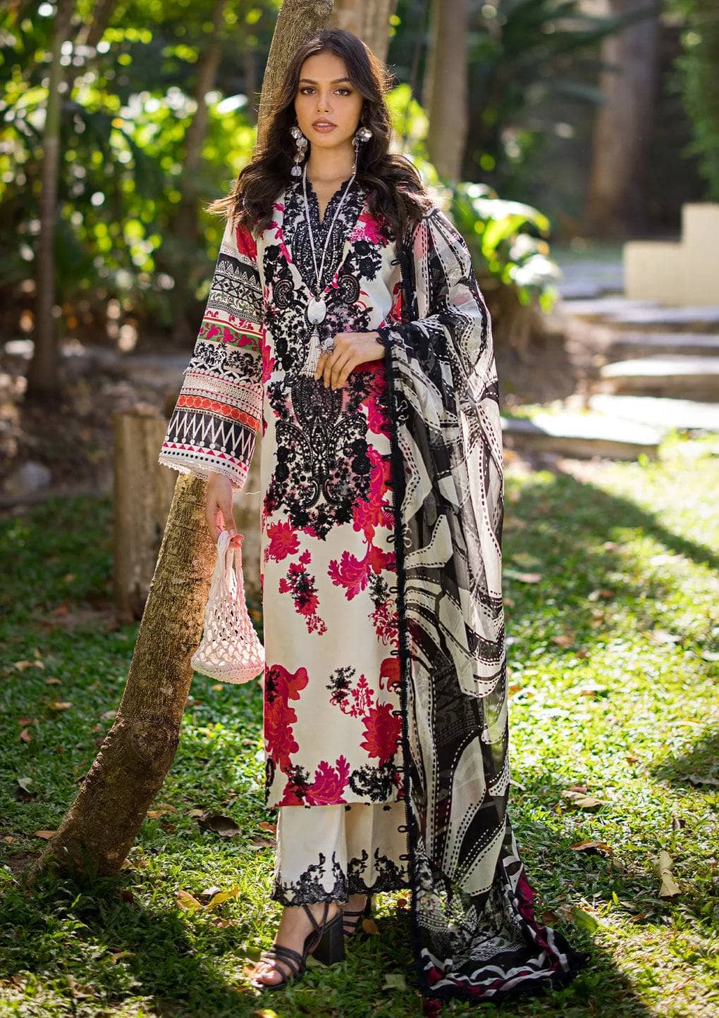 img_elaf_signature_lawn_24_awwal_boutique