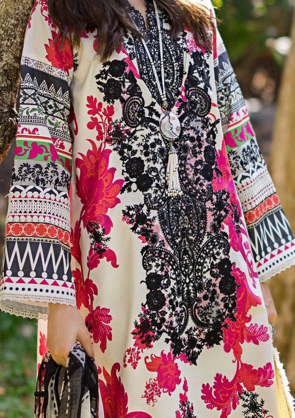 img_elaf_signature_lawn_24_awwal_boutique