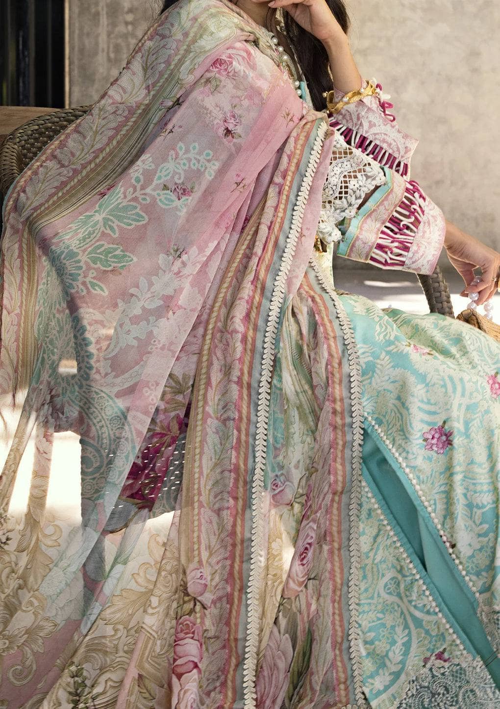 img_elaf_signature_lawn_24_awwal_boutique