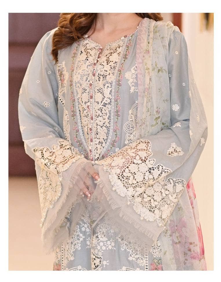 Spotted in Elaf Luxury Lawn 25/ELH-7B ISSABEL/Ice Blue