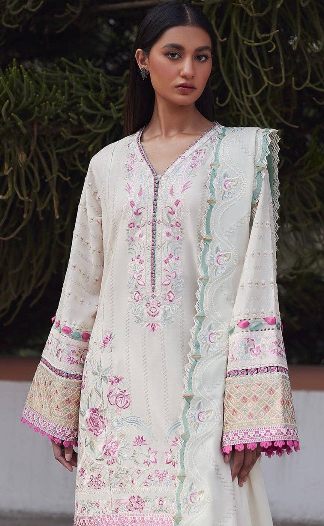 img_elan_lawn_24_awwal_boutique