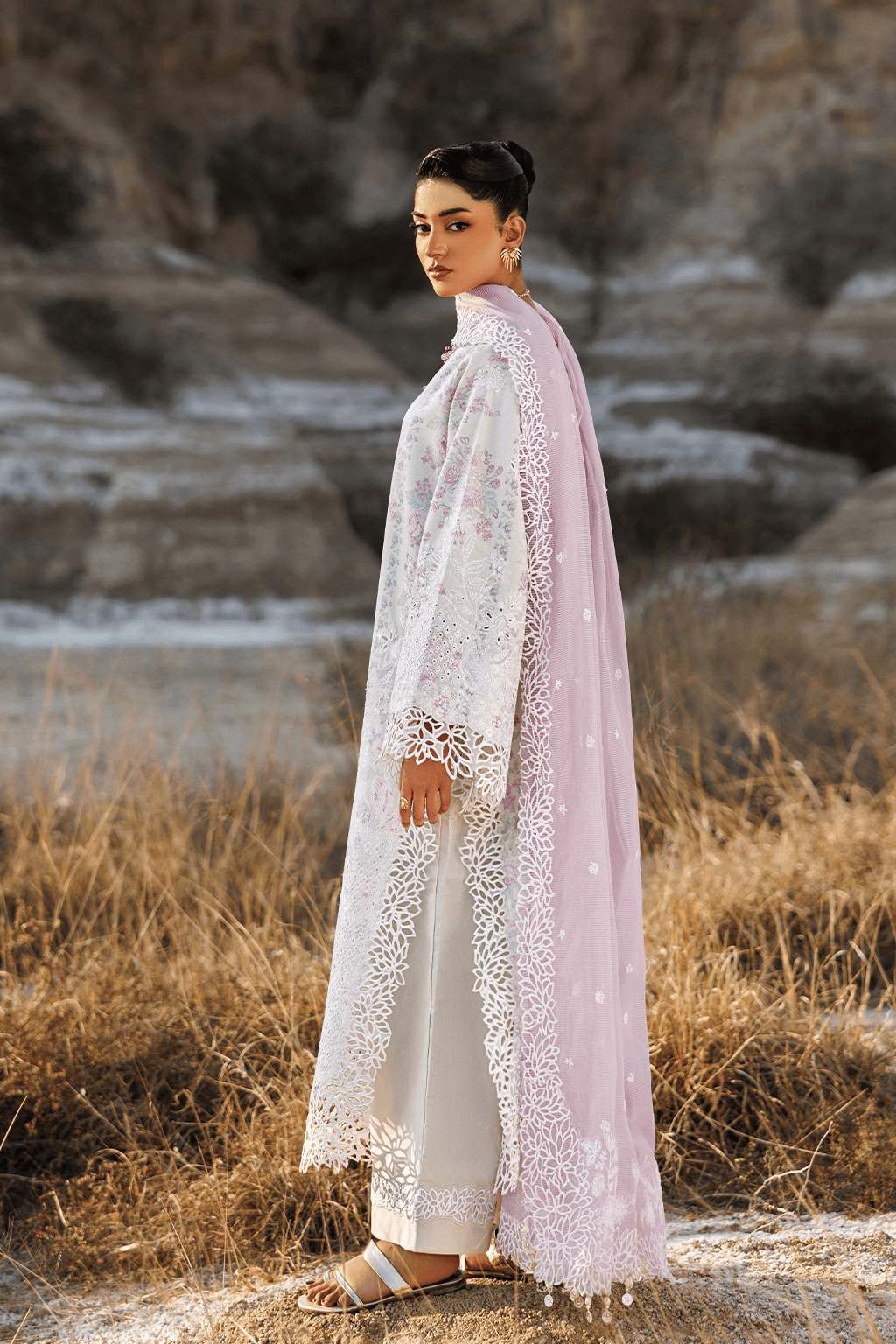 img_emaan_adeel_sunlit_groove_lawn_awwal_boutique