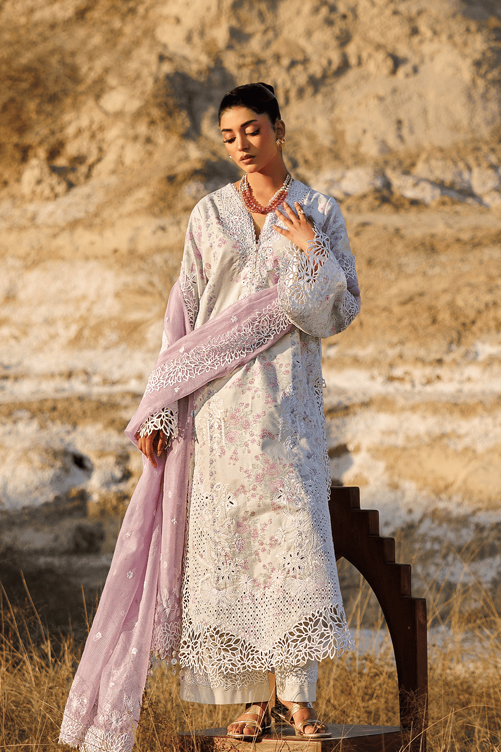 img_emaan_adeel_sunlit_groove_lawn_awwal_boutique