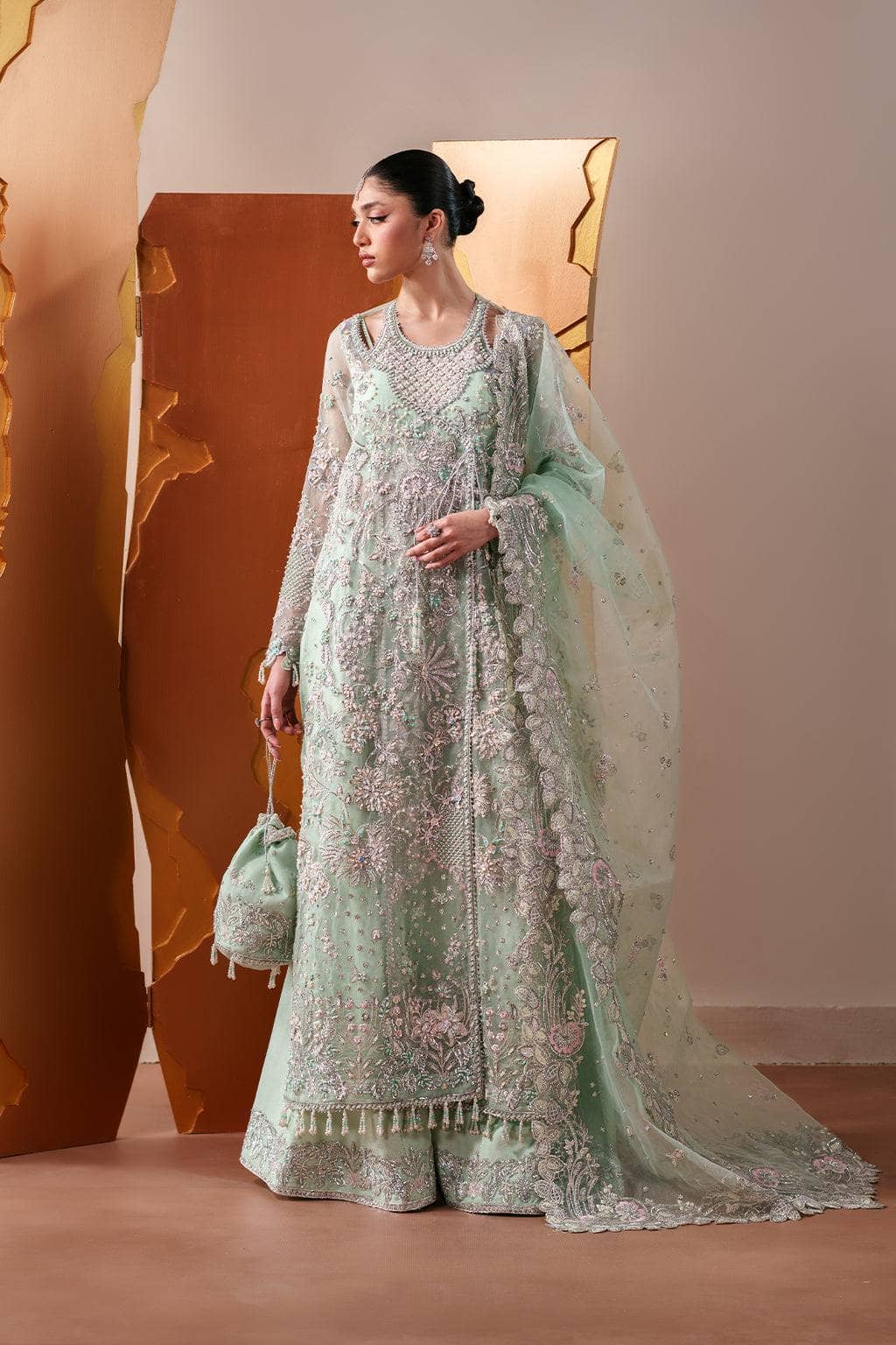 img_emaan_adeel_wedding_awwal_boutique