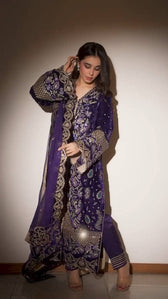 img_emaan_adeel_velvet_awwal_boutique