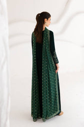img_emaan_adeel_velvet_collection_awwal_boutique