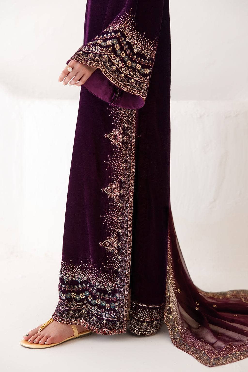 Emaan Adeel Velvet 26/Cecilia