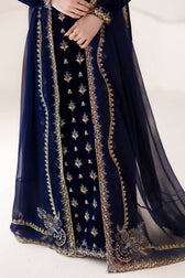 Emaan Adeel Velvet 26/Esmeray