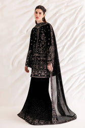 Emaan Adeel Velvet 26/Livia