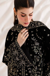 Emaan Adeel Velvet 26/Livia