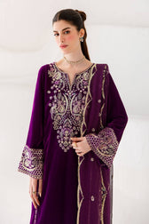 img_emaan_adeel_velvet_collection_awwal_boutique
