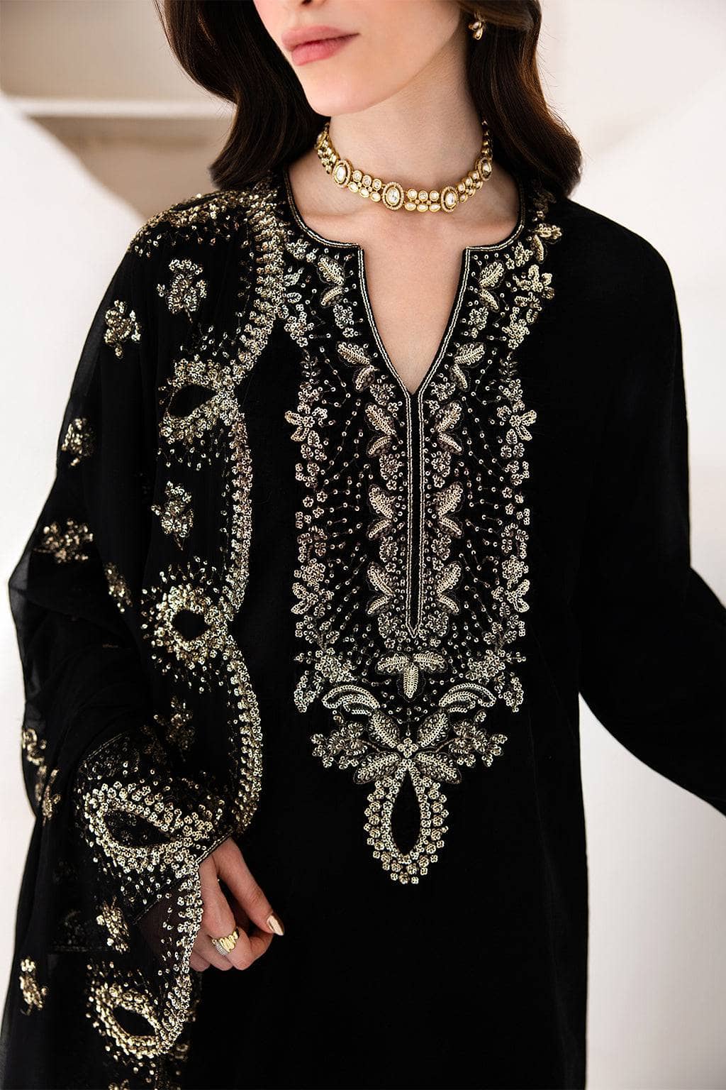 Emaan Adeel Velvet 26/Vera