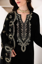Emaan Adeel Velvet 26/Vera