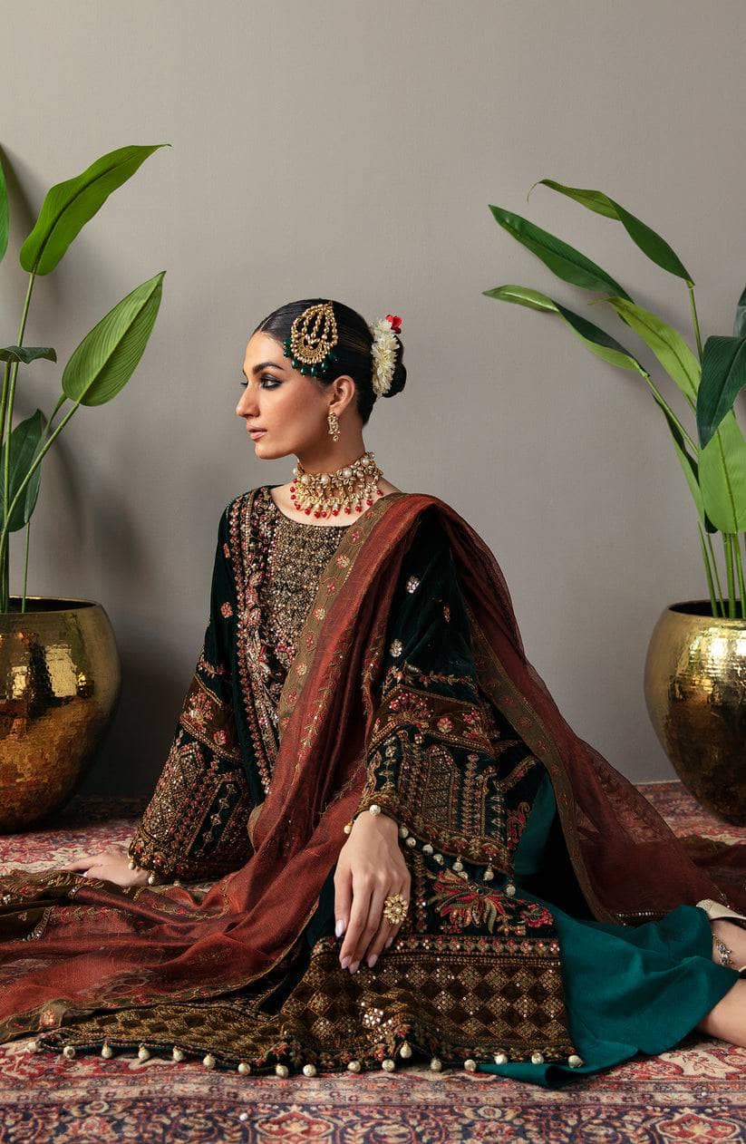 ing_emaan_adeel_velvet_awwal_boutique