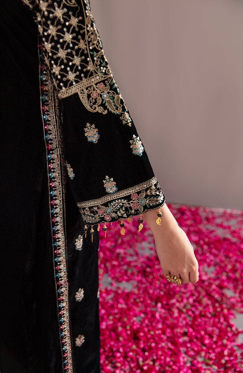ing_emaan_adeel_velvet_awwal_boutique
