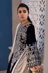img_emaan_adeel_velvet_awwal_boutique