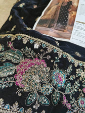 img_emaan_adeel_velvet_awwal_boutique