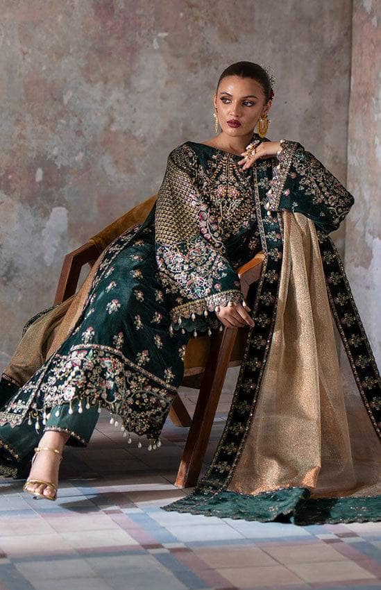 img_emaan_adeel_velvet_awwal_boutique