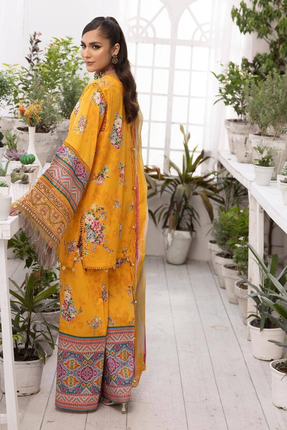 img_faiza_faisal_ittehad_lawn_23_awwal_boutique