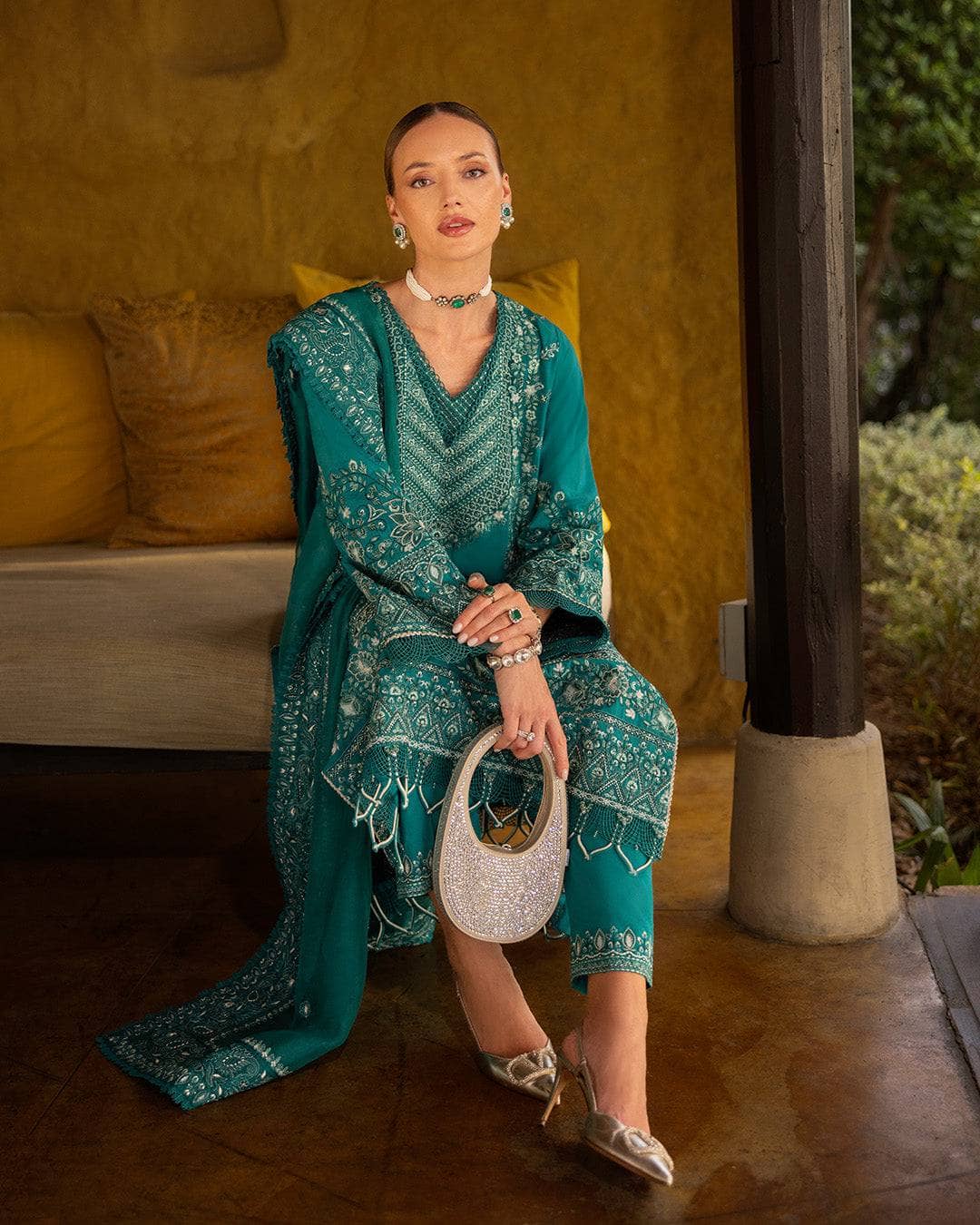 img_faiza_saqlain_lawn_tara_sutaria_awwal_boutique