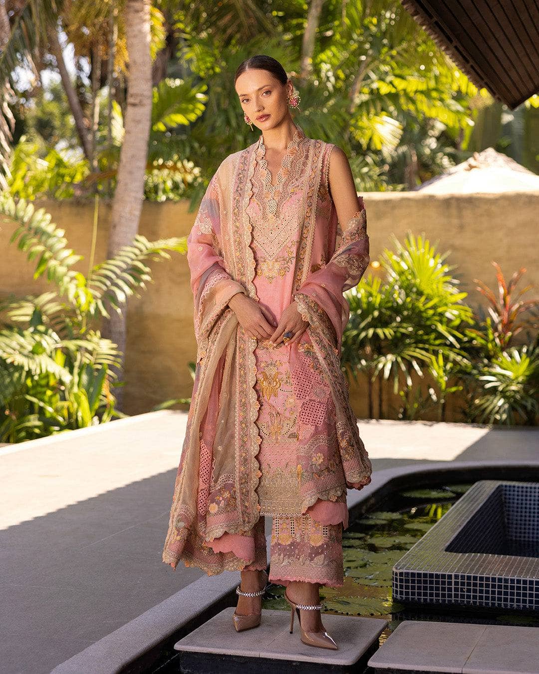 img_faiza_saqlain_lawn_tara_sutaria_awwal_boutique