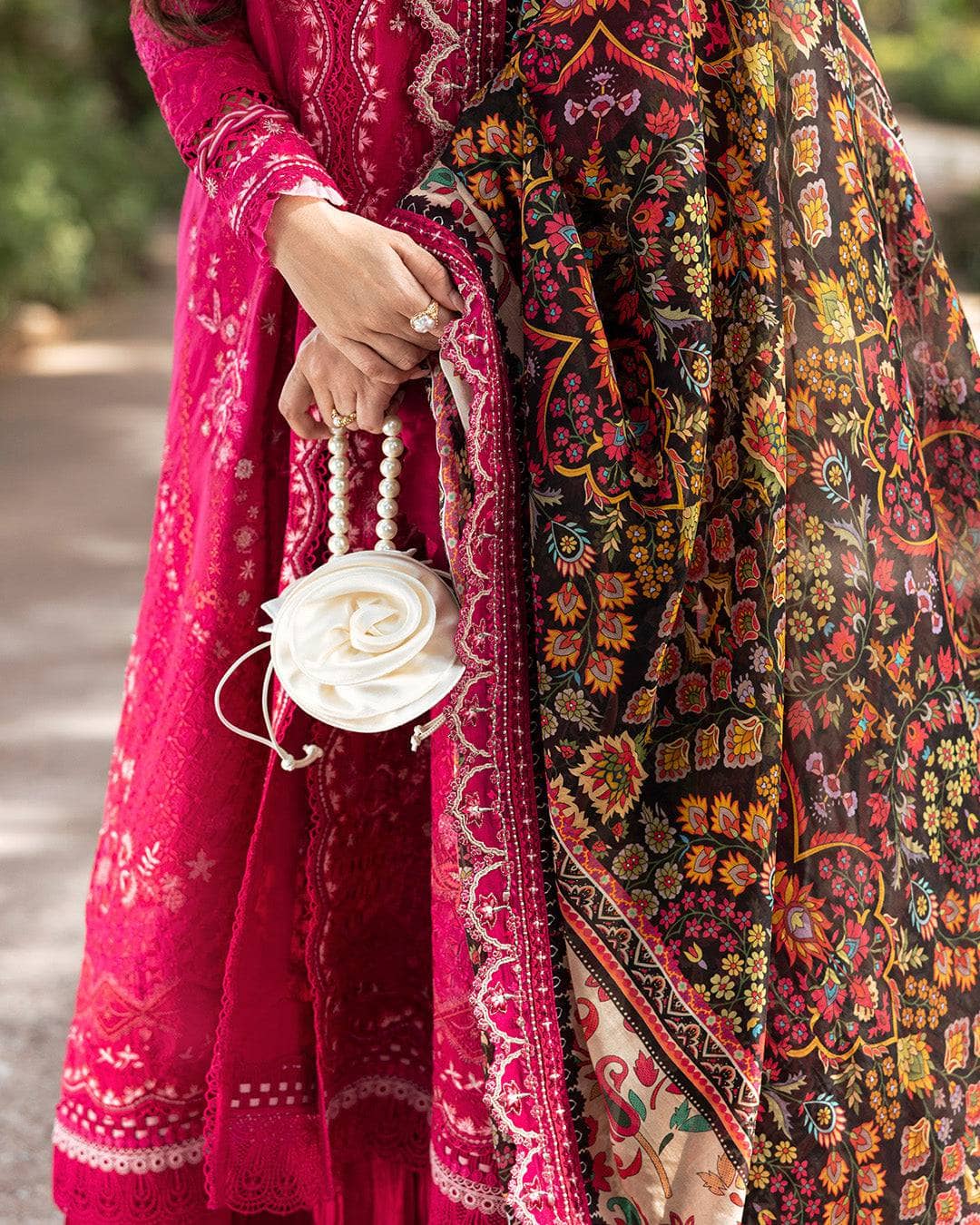 img_faiza_saqlain_25_awwal_boutique