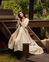img_faiza_saqlain_lawn_tara_sutaria_awwal_boutique