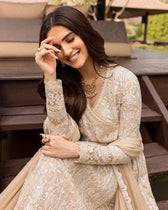 img_faiza_saqlain_lawn_tara_sutaria_awwal_boutique