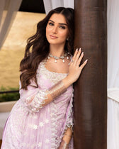 img_faiza_saqlain_lawn_tara_sutaria_awwal_boutique