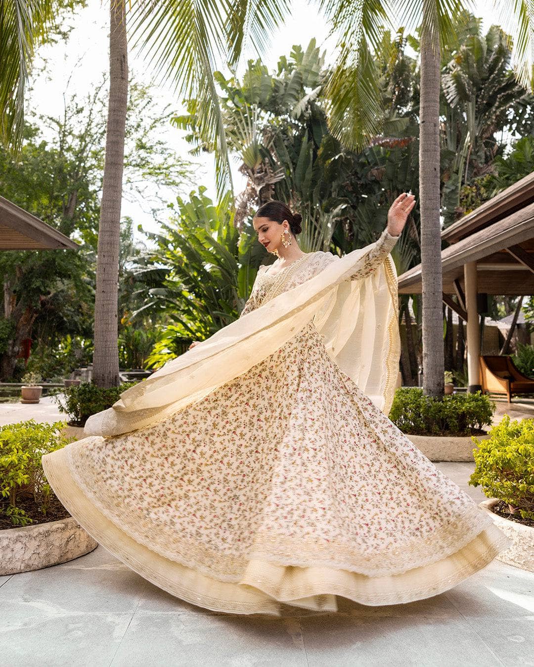 img_faiza_saqlain_lawn_tara_sutaria_awwal_boutique