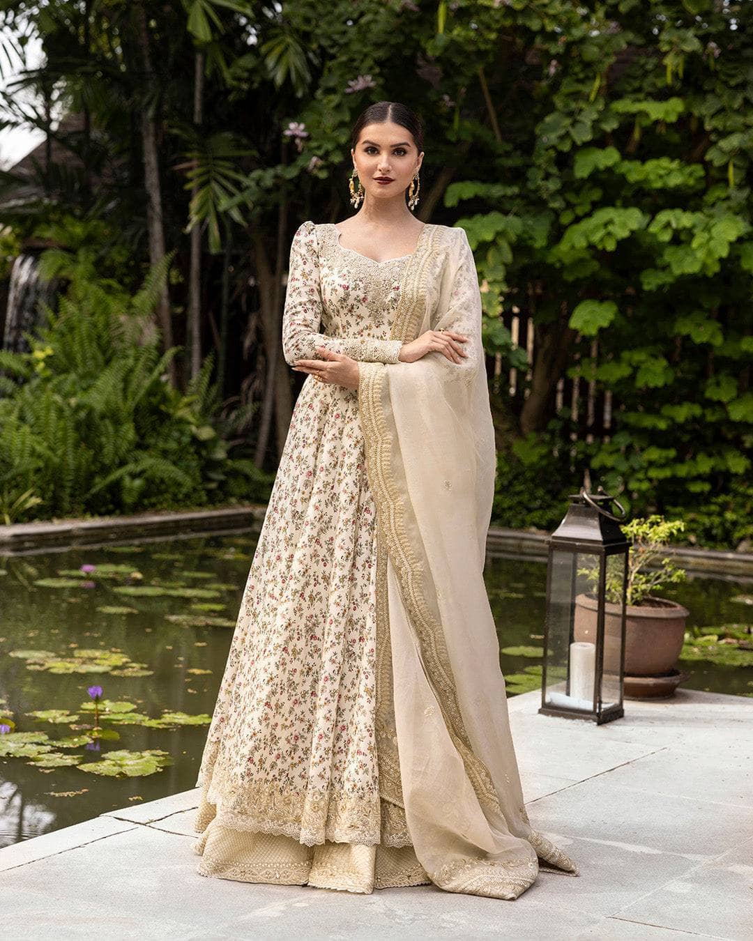 img_faiza_saqlain_lawn_tara_sutaria_awwal_boutique
