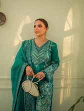 img_spotted_in_faiza_saqlain_awwal_boutique
