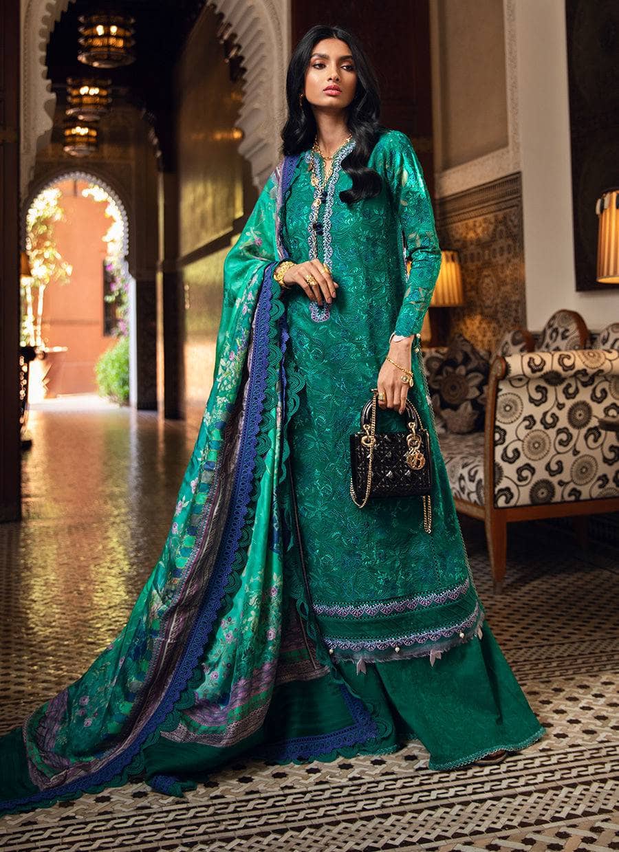 img_farah_talib_aziz_lawn_23_awwal_boutique