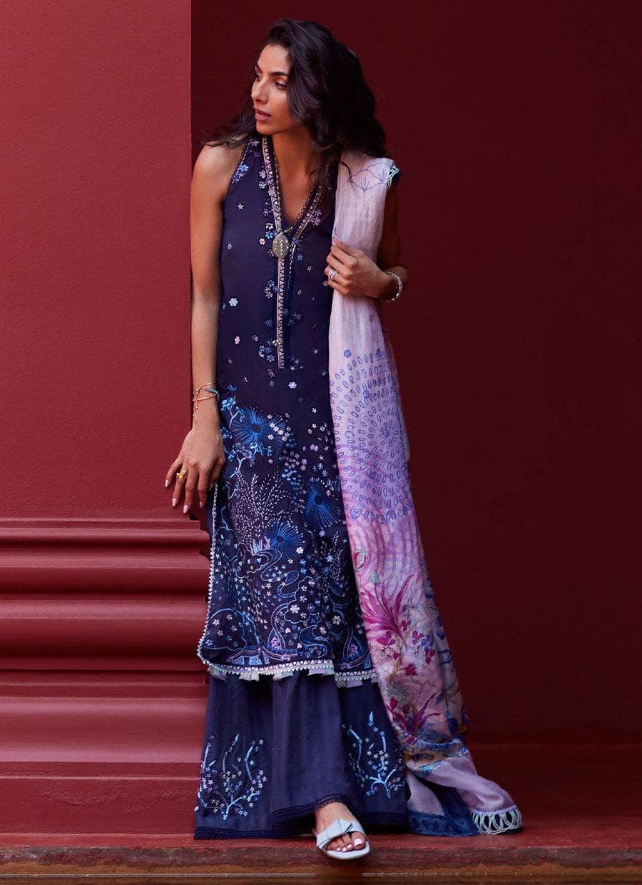 ing_farah_talib_aziz_lawn_24_awwal_boutique