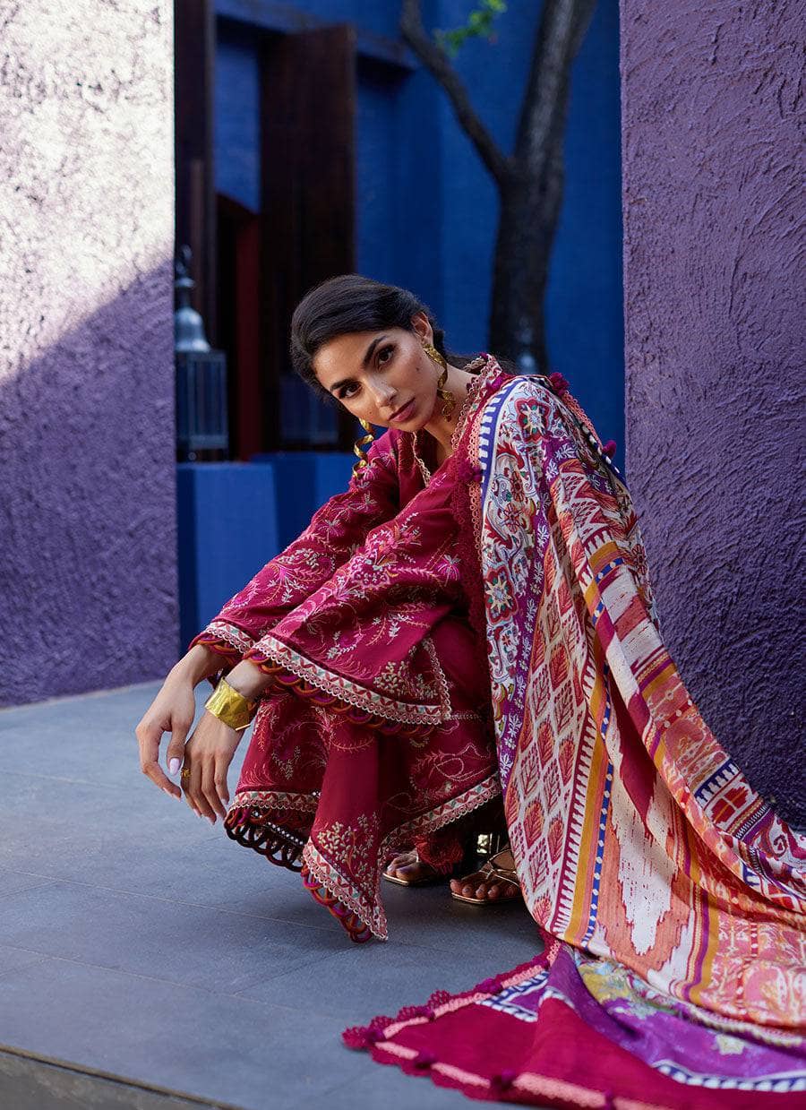 img_farah_talib_aziz_lawn_24_awwal_boutique