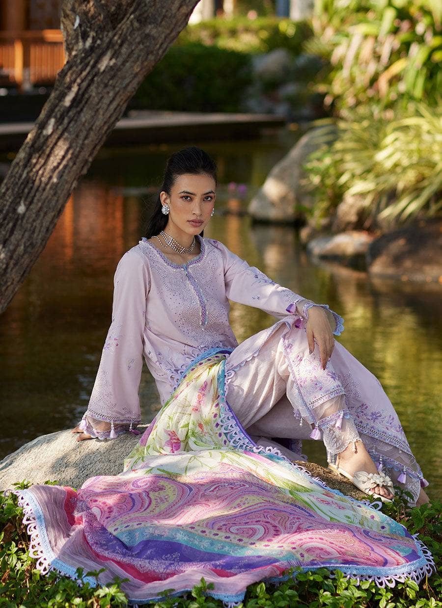 img_farah_talib_aziz_lawn_24_awwal_boutique