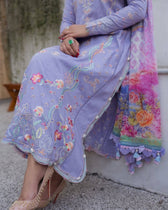 Farah Talib Aziz Lawn spotted Spotted in Farah Talib Aziz Lawn 25/Liliana Lavender