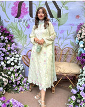 img_spotted_in_farah_talib_aziz_lawn_24_awwal_boutique