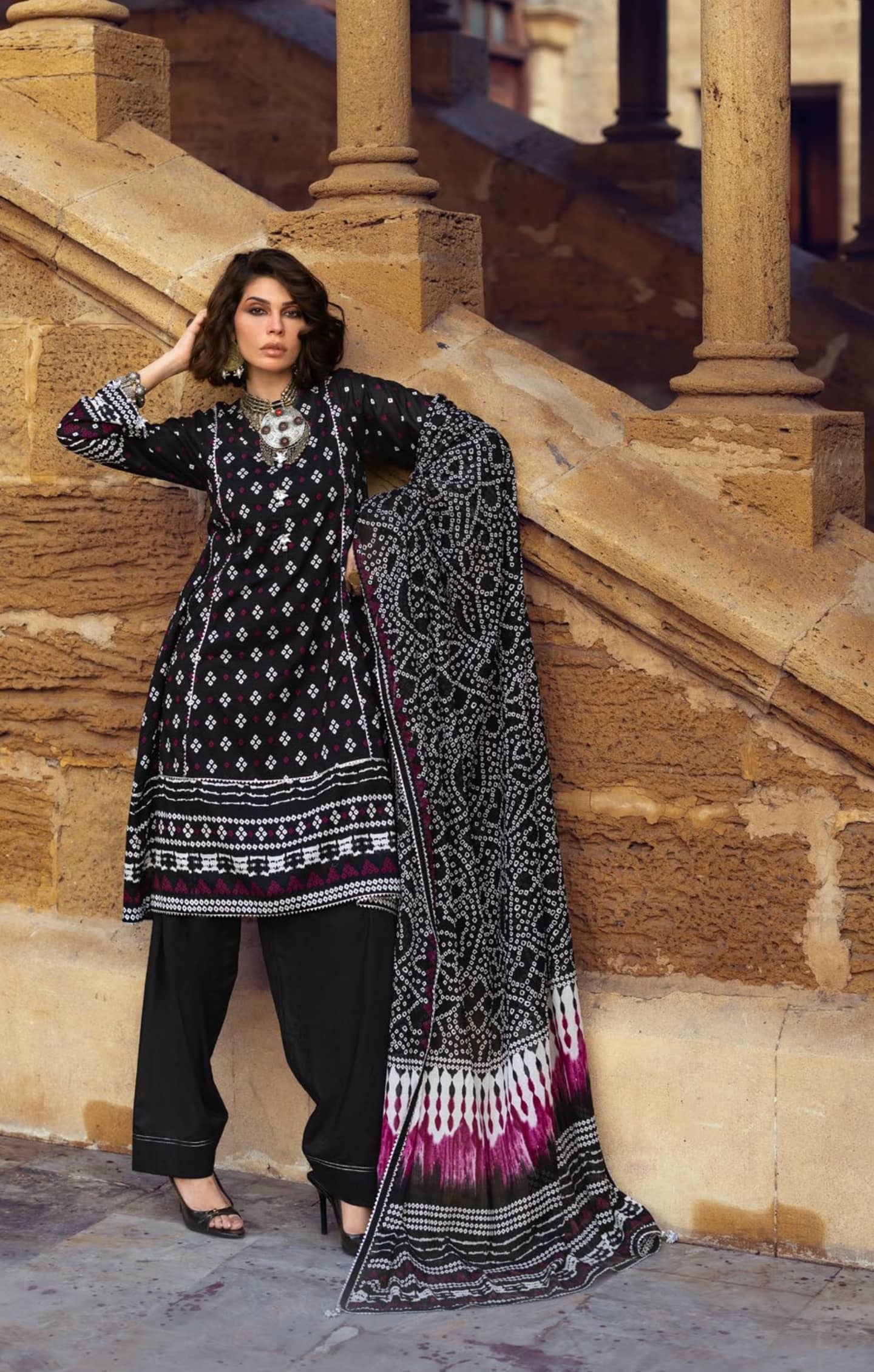 img_gul_ahmed_chunari_lawn_awwal_boutique