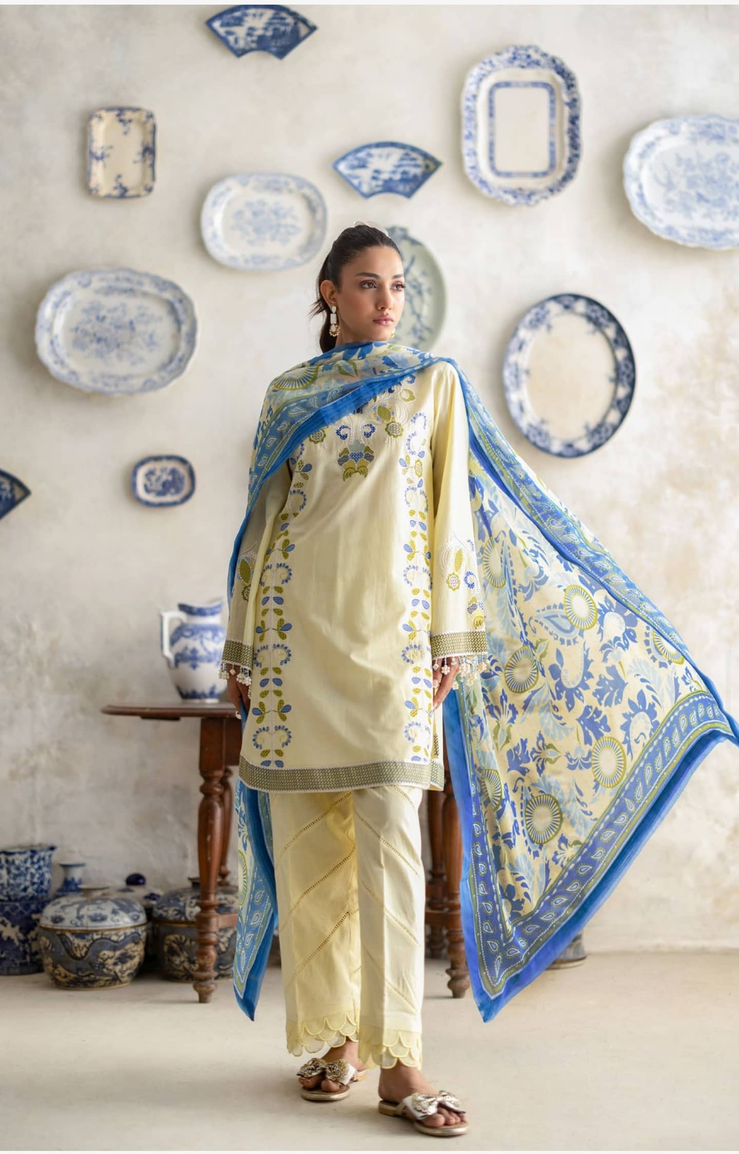 img_gul_ahmed_freesia_awwal_boutique