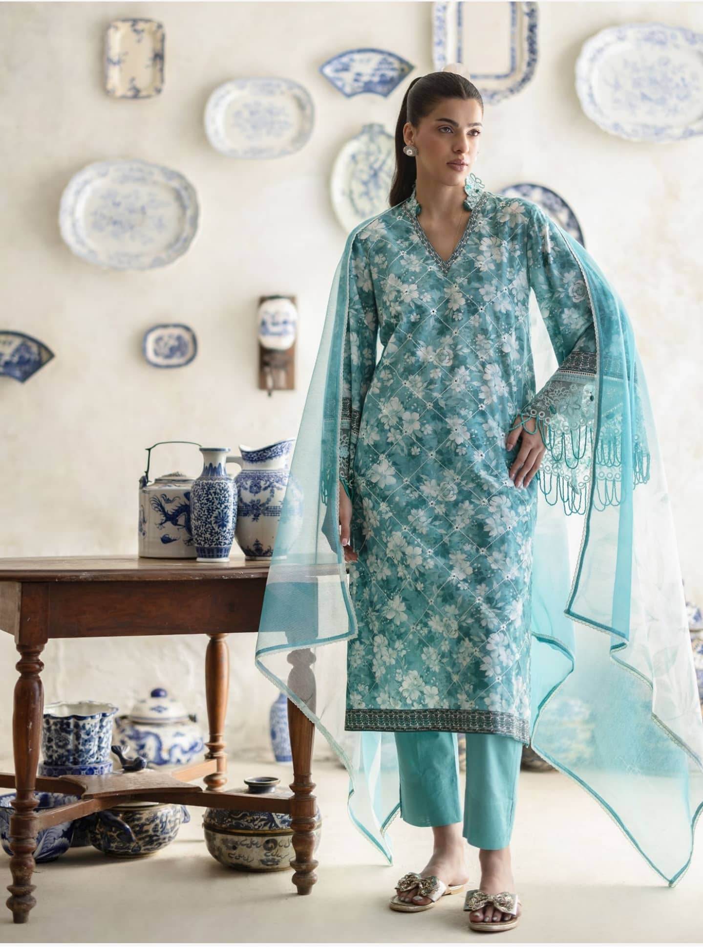 img_gul_ahmed_freesia_awwal_boutique