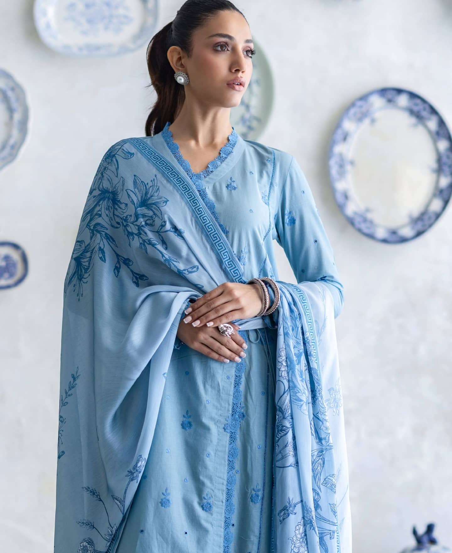 img_gul_ahmed_freesia_awwal_boutique