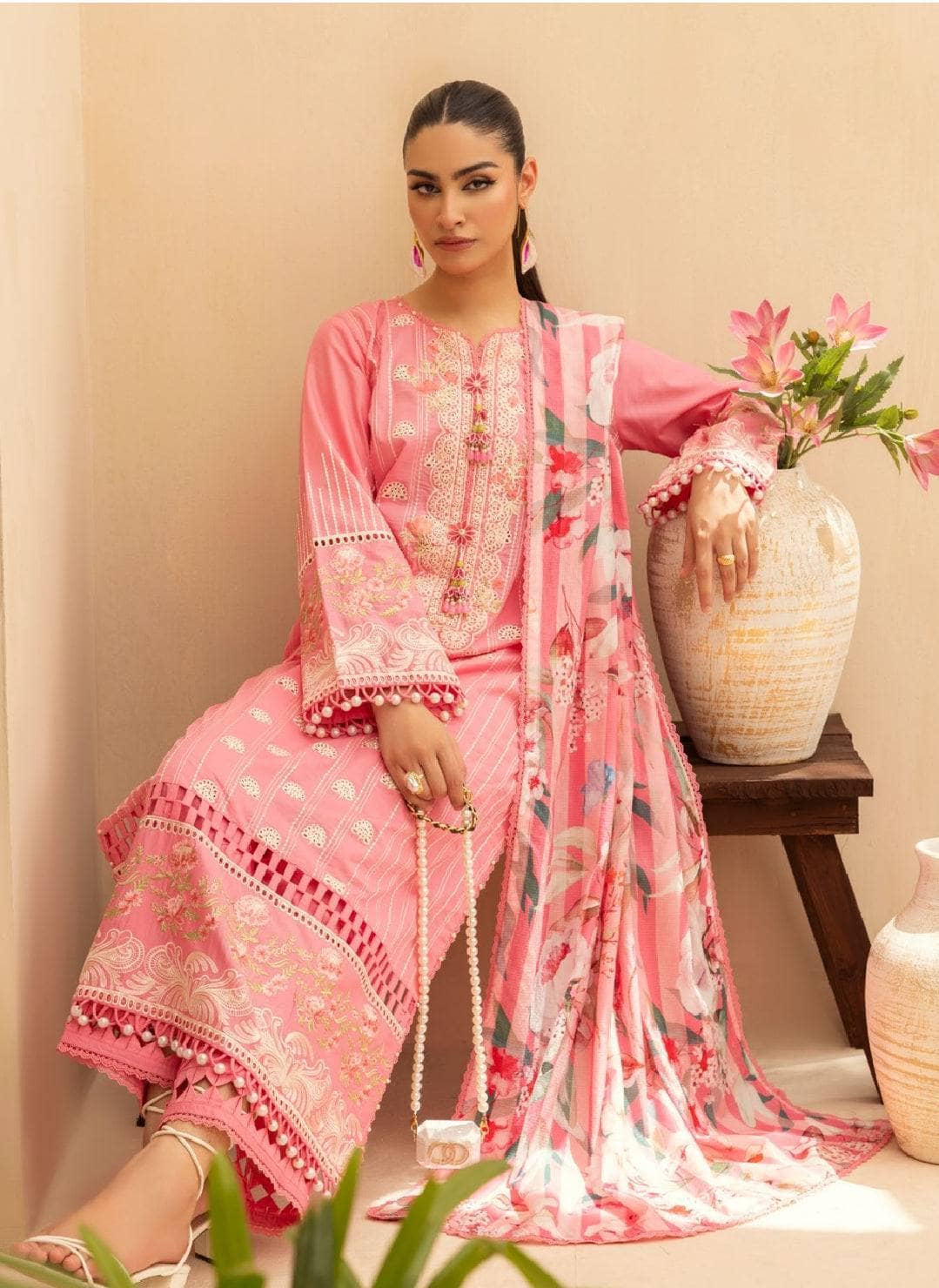 img_gul_ahmed_lawn_awwal_boutique