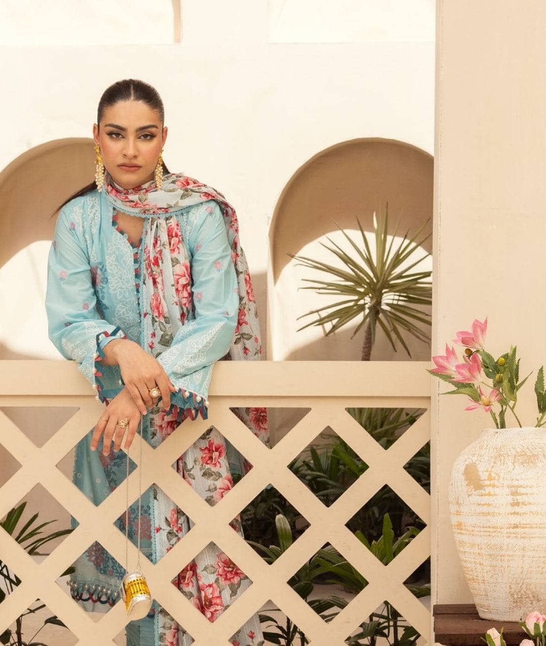 img_gul_ahmed_lawn_awwal_boutique