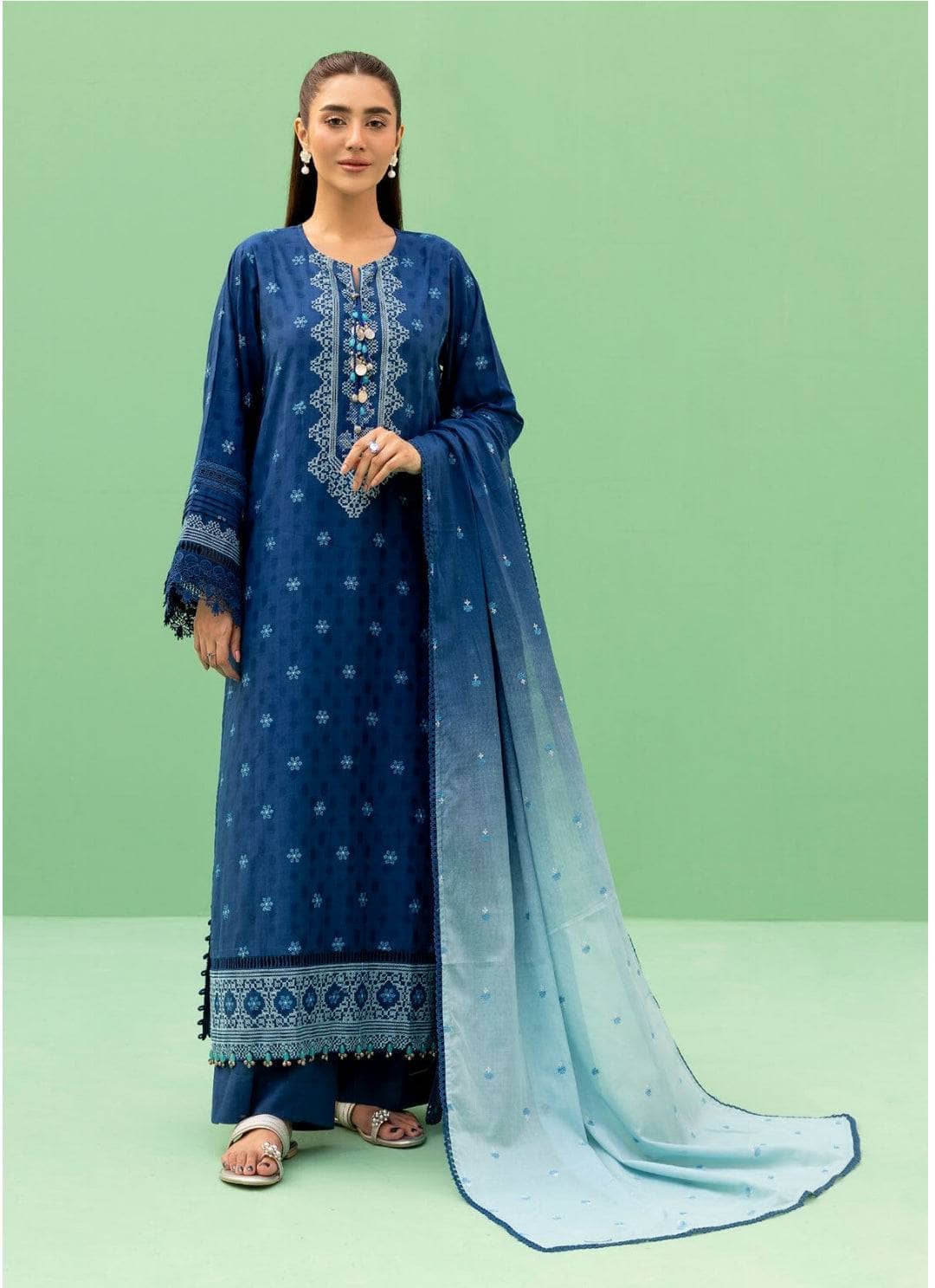 img_gul_ahmed_lawn_awwal_boutique