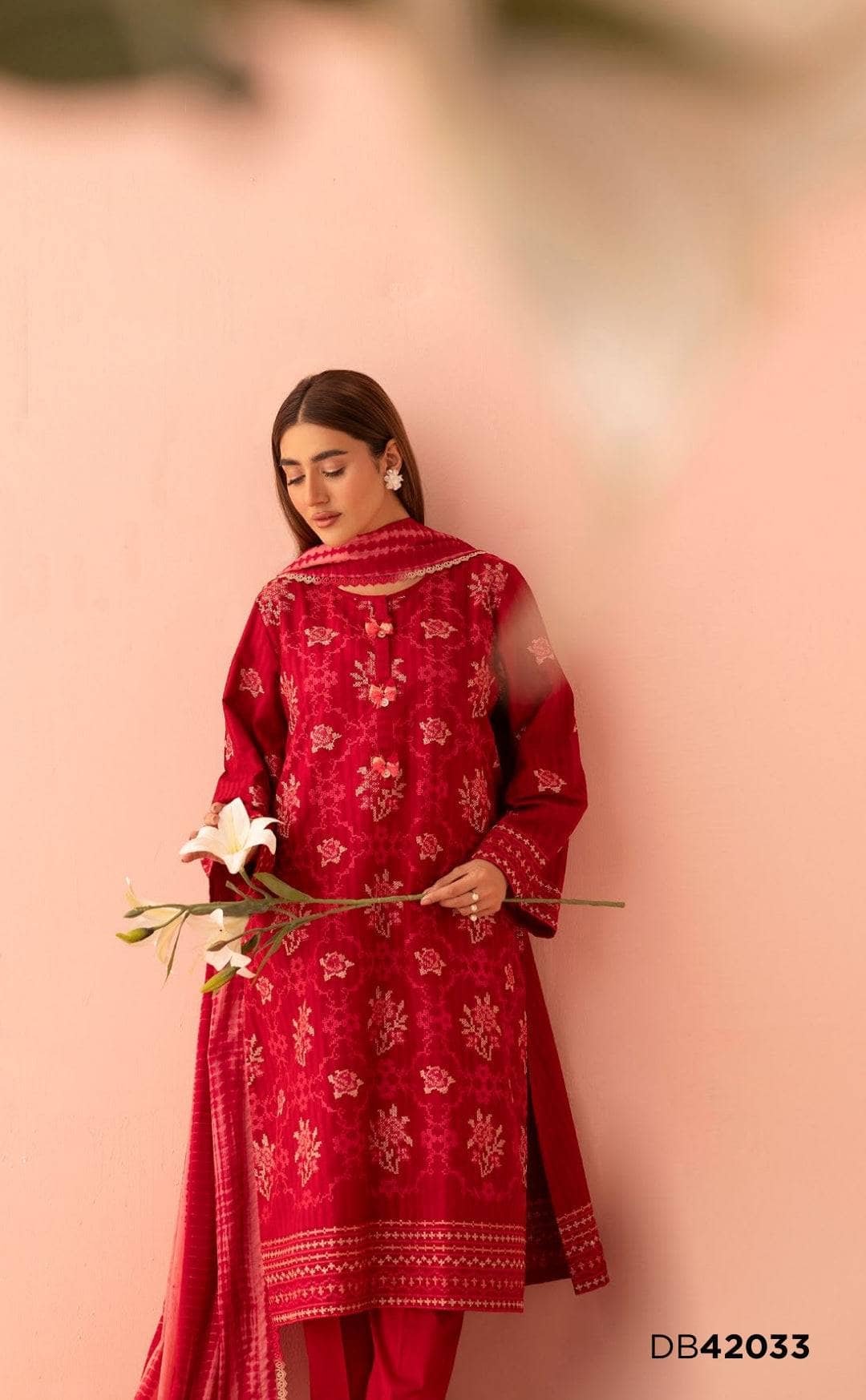 img_gul_ahmed_lawn_awwal_boutique