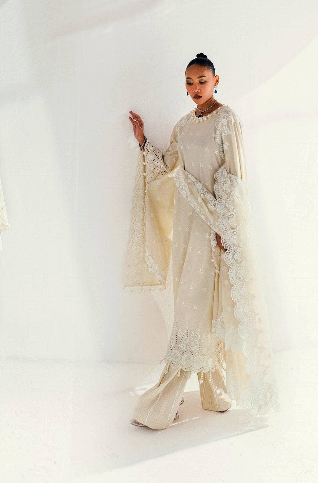 img_gul_ahmed_chikankari_lawn_awwal_boutique