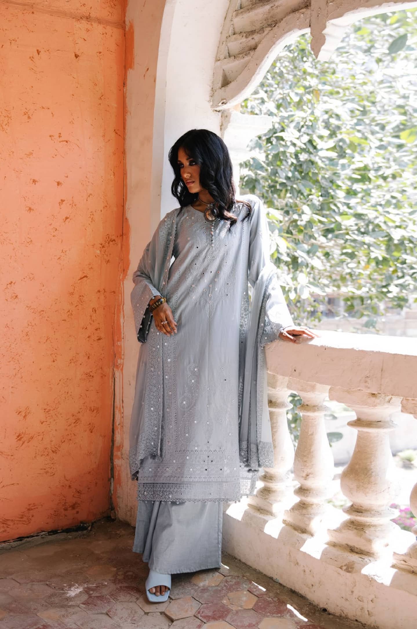 img_gul_ahmed_lawn_awwal_boutique