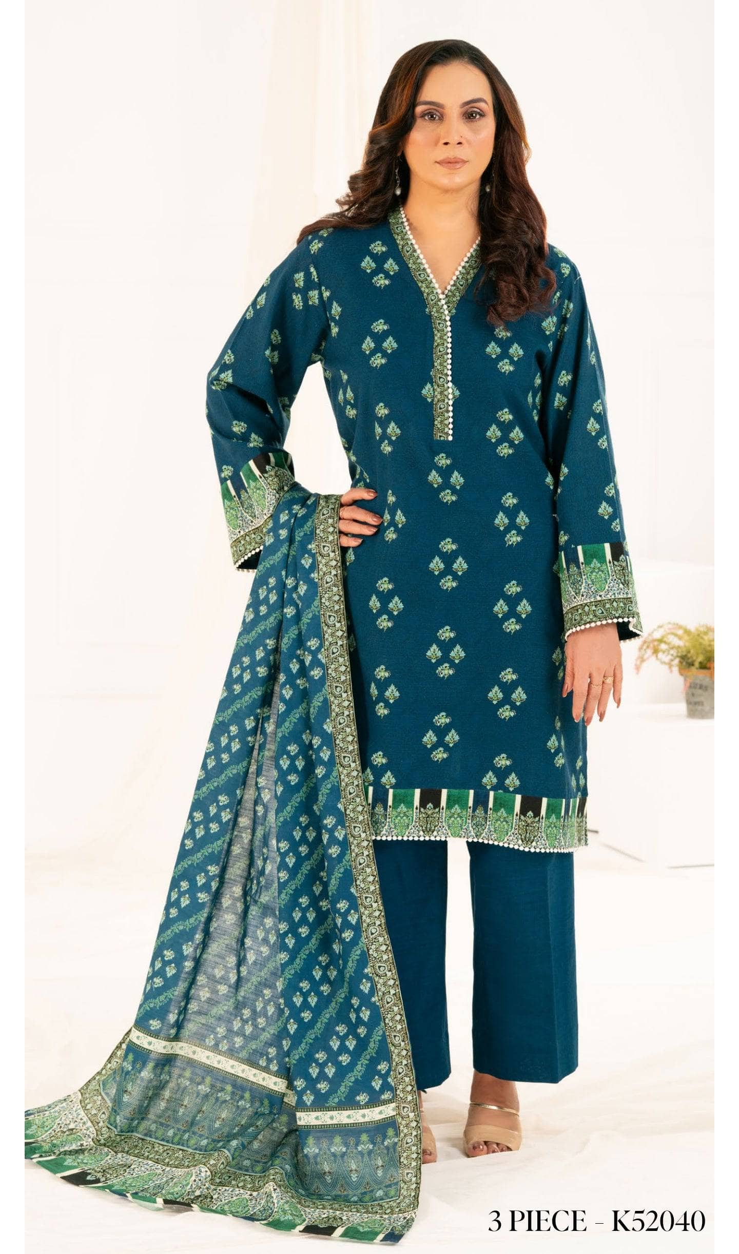 img_gul_ahmed_mothers_collection_awwal_boutique